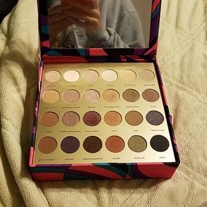 Tarte eyeshadow and contour palette